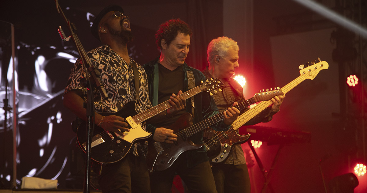 Flow Fest é realizado com sucesso ao som de Frejat e banda