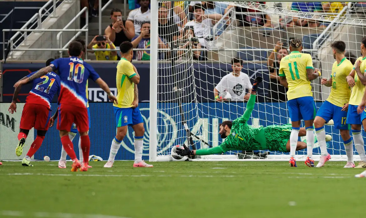 Brasil empata com EUA em último teste antes da Copa América