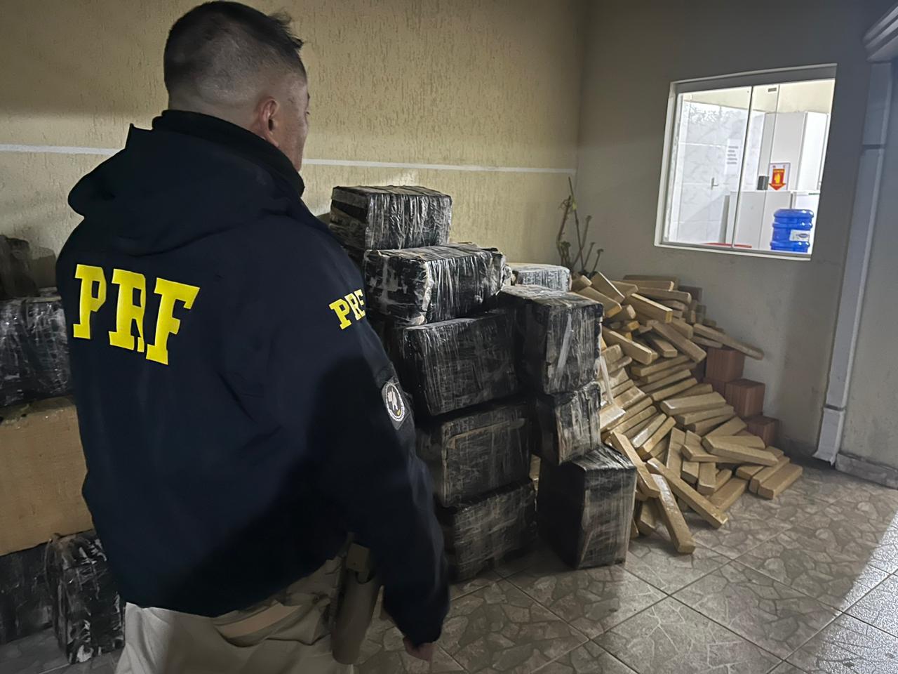 PRF apreende mais de 3 toneladas de maconha na BR 116