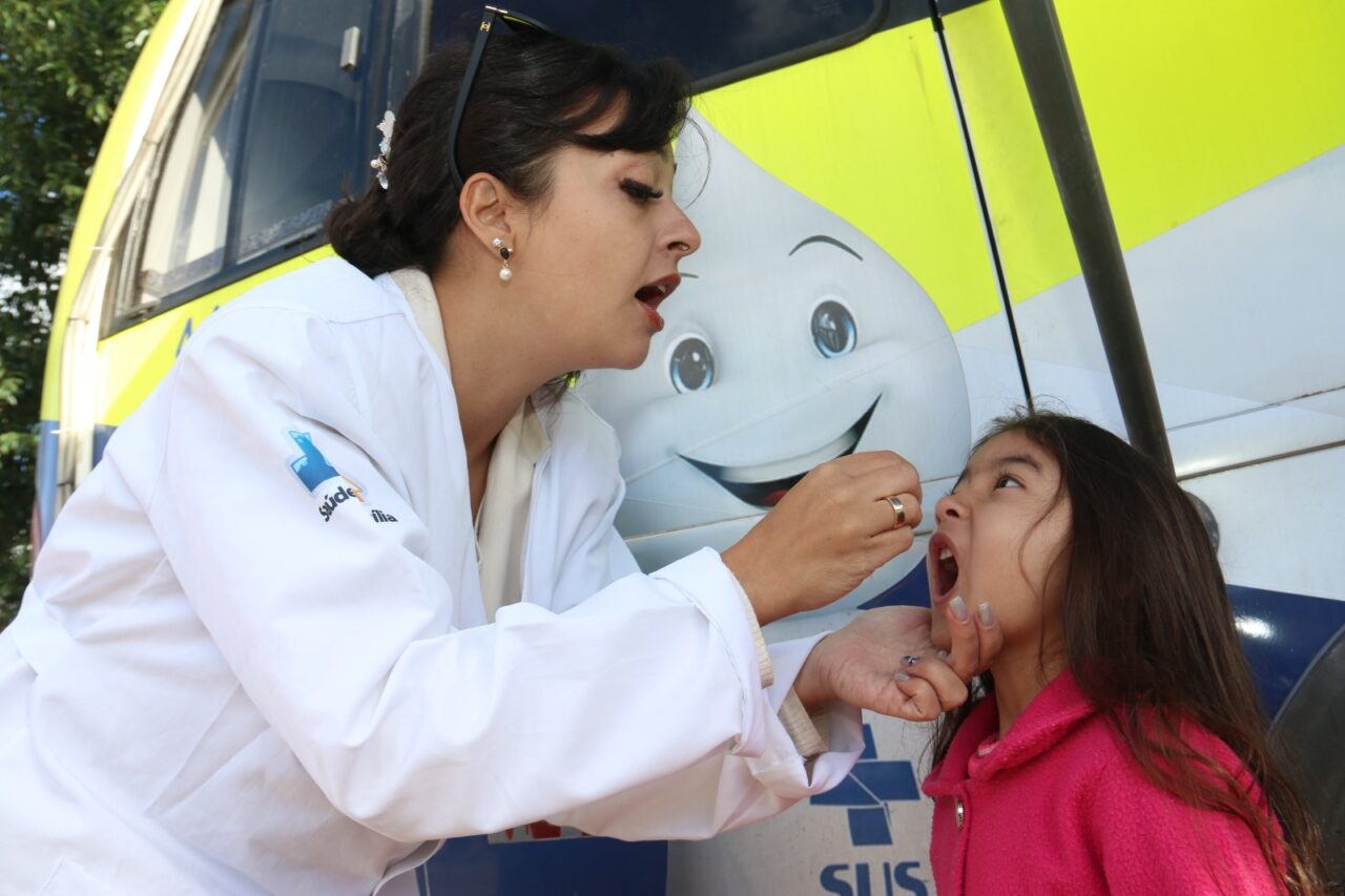 Prefeitura de Ponta Grossa apresenta Ônibus da Vacina em evento nacional