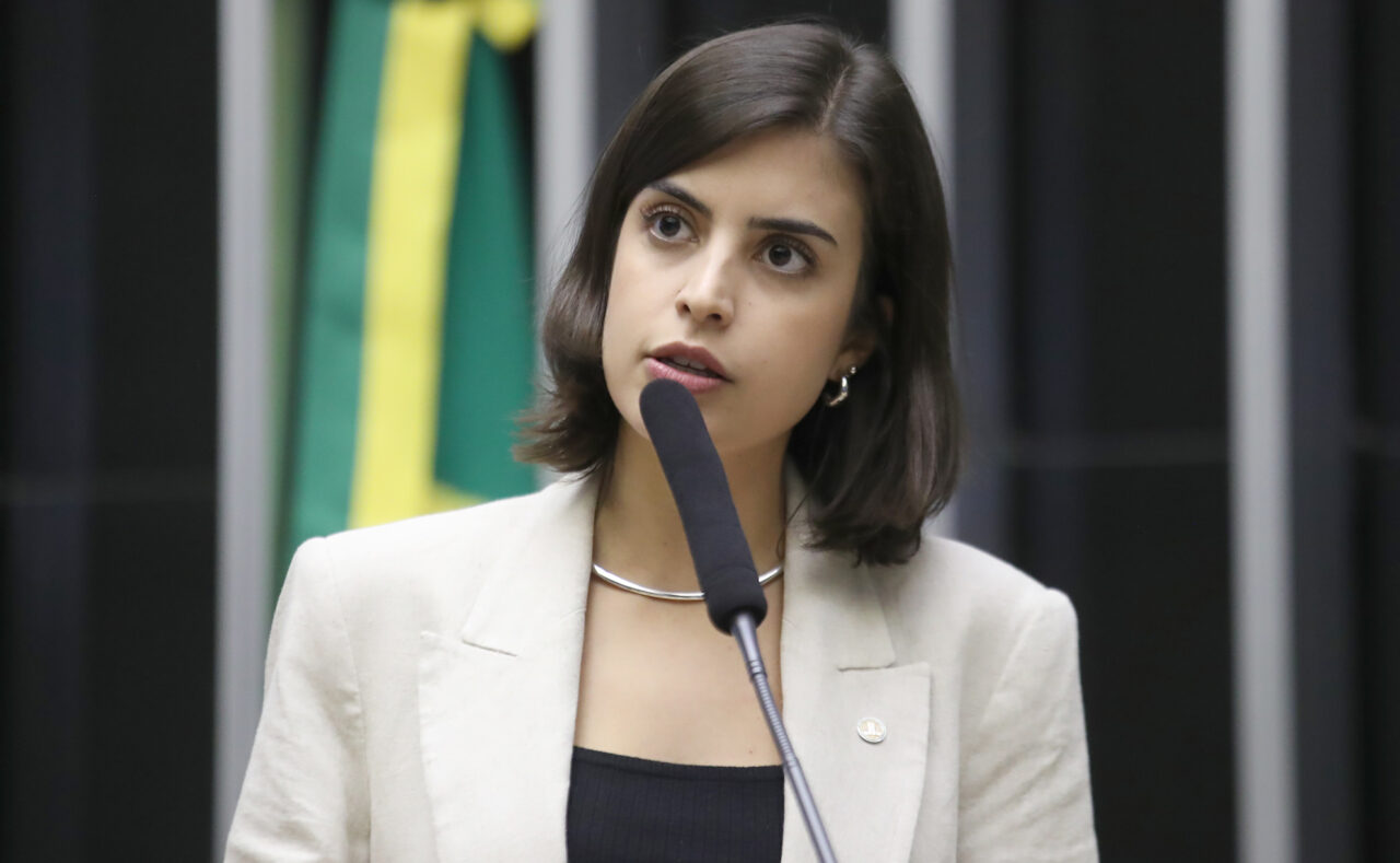 Projeto de Tabata Amaral que cria o “Pix Pensão” é aprovado em comissão da Câmara