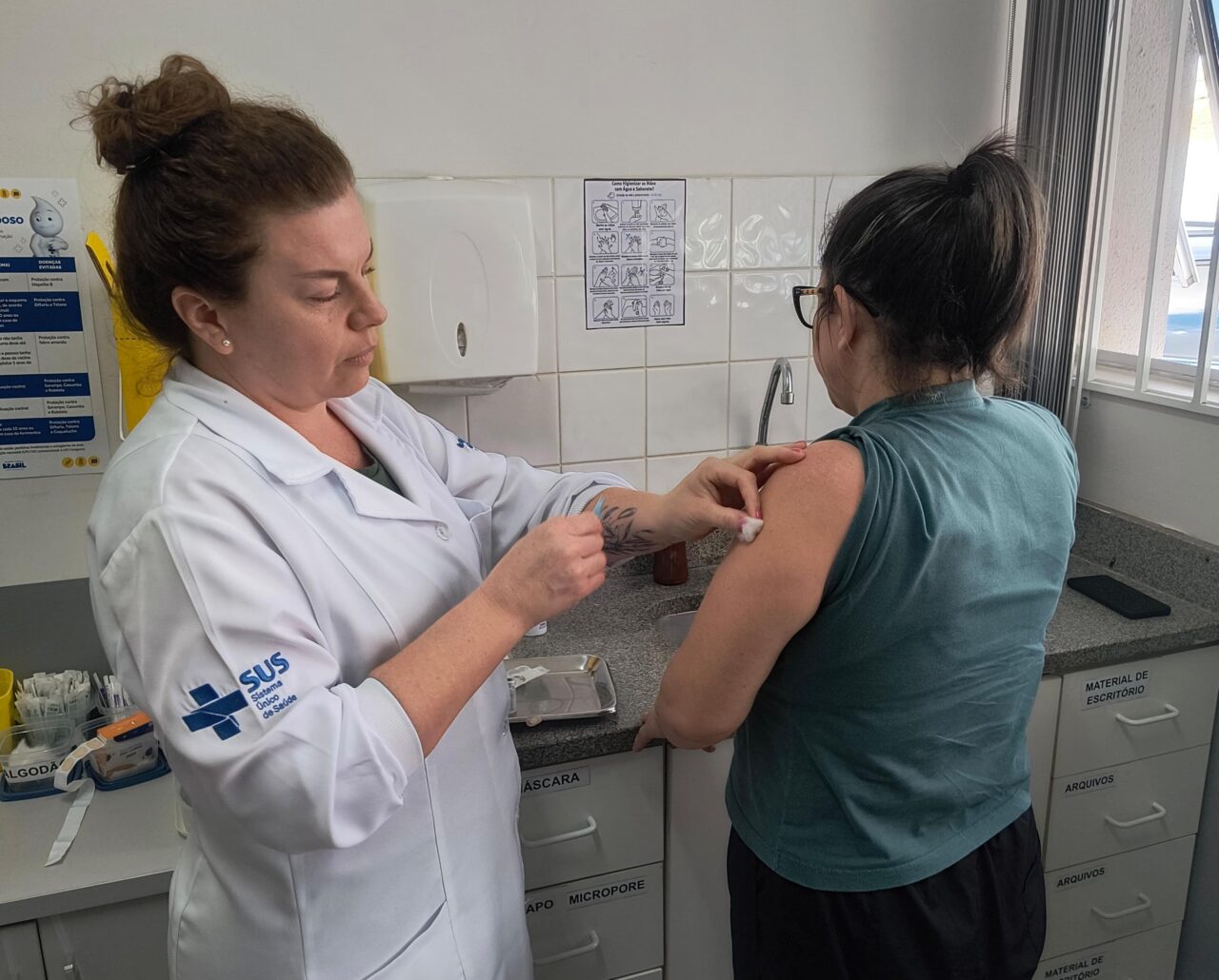 Falta de reposição obriga Ponta Grossa a remanejar doses da vacina da gripe