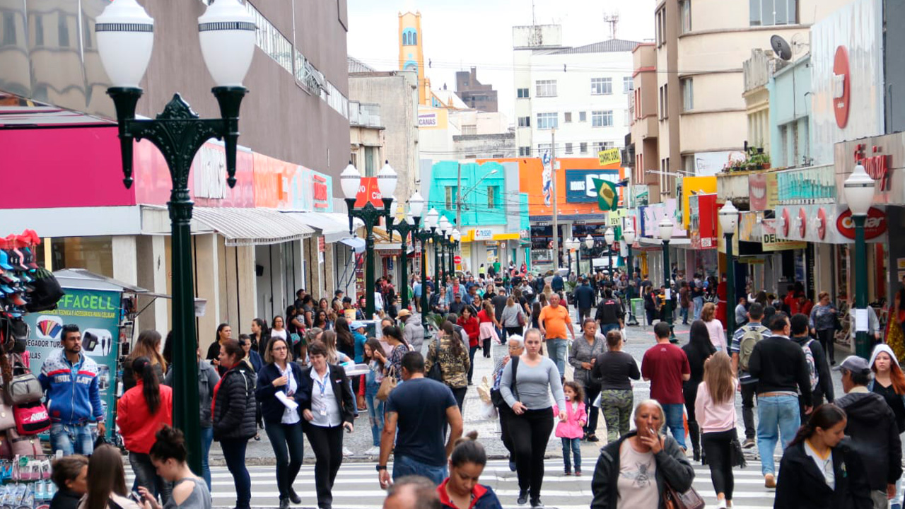Confira o que abre e fecha durante o feriado desta quinta (20) em Ponta Grossa