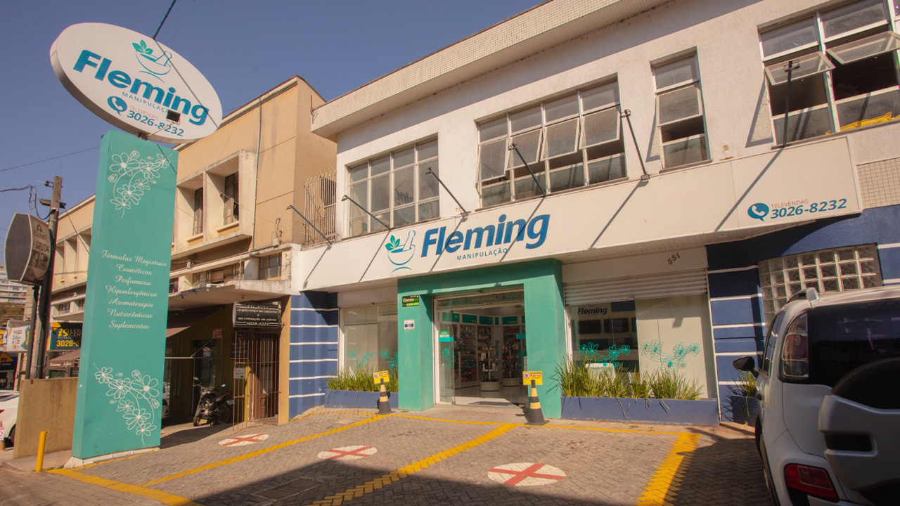 Fleming Manipulação celebra 40 anos oferecendo medicamentos sob medida