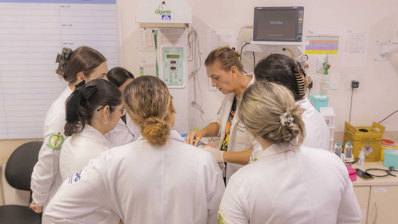 UEPG abre inscrições para professores de Medicina com salário de até R$ 10.687