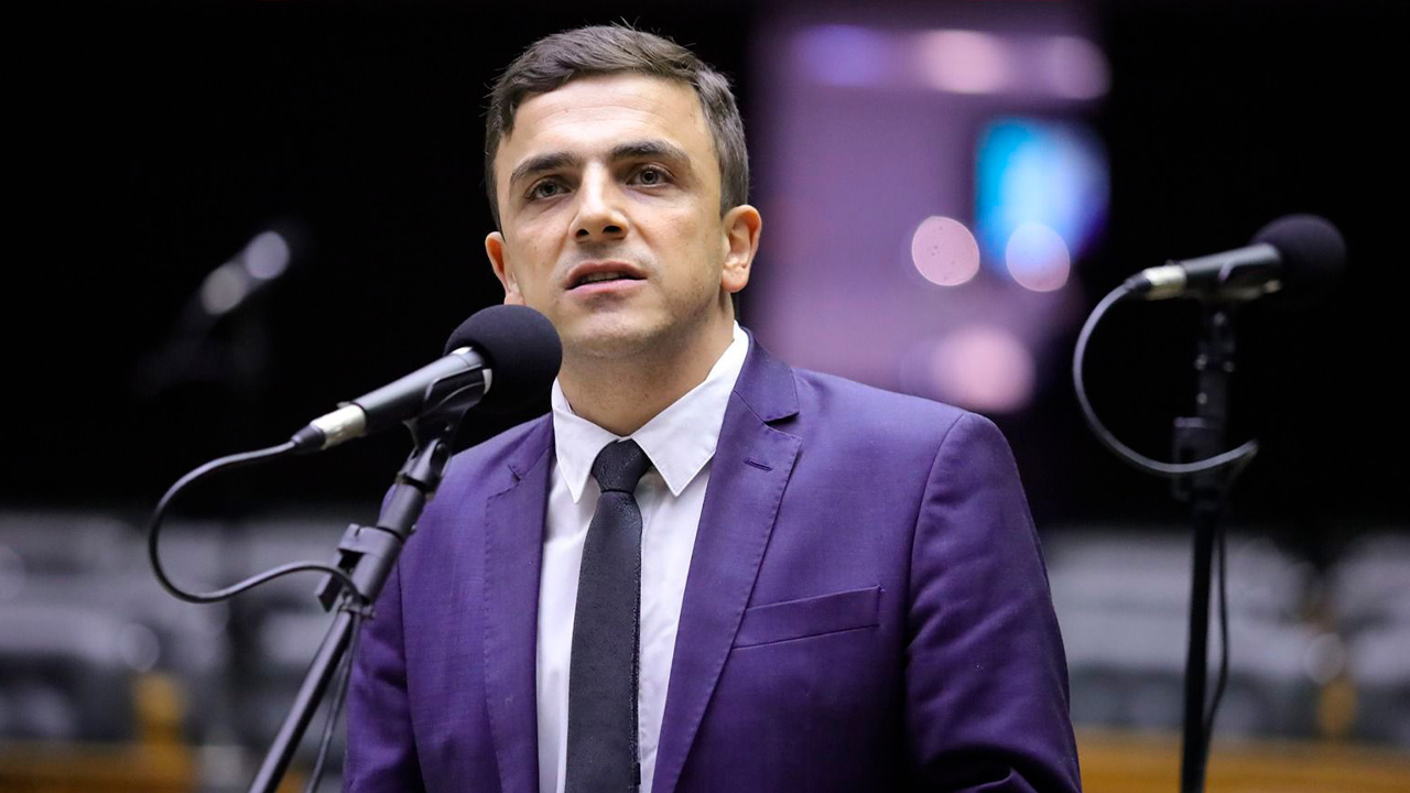  Aliel Machado propõe piso nacional para professores da rede privada