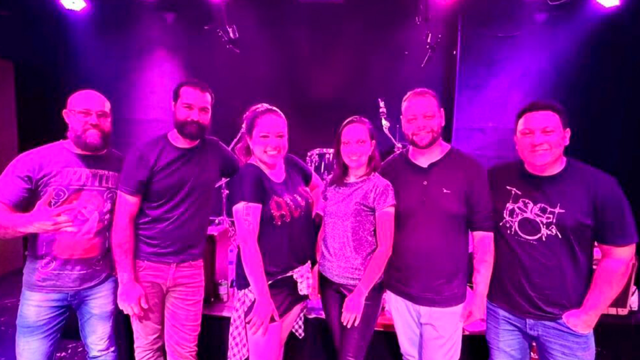 Mercenários tem noite de Halloween nesta sexta (31) com shows de Asteroids, Valvox e surpresas para quem for fantasiado