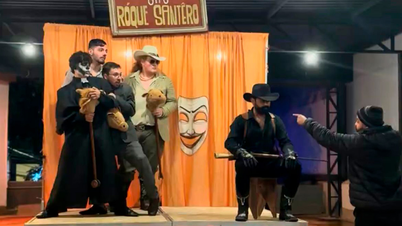 Espetáculo “Róque Santêro” leva humor e ousadia ao CinePG nesta semana
