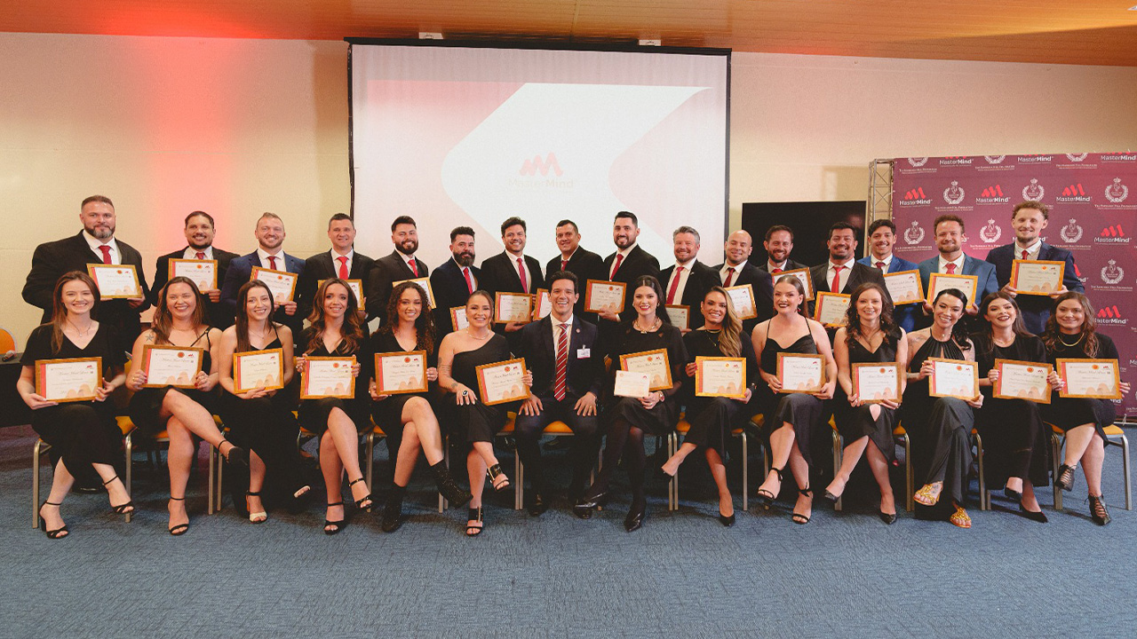 Turma do MasterMind realiza entrega de brinquedos em instituição de Ponta Grossa