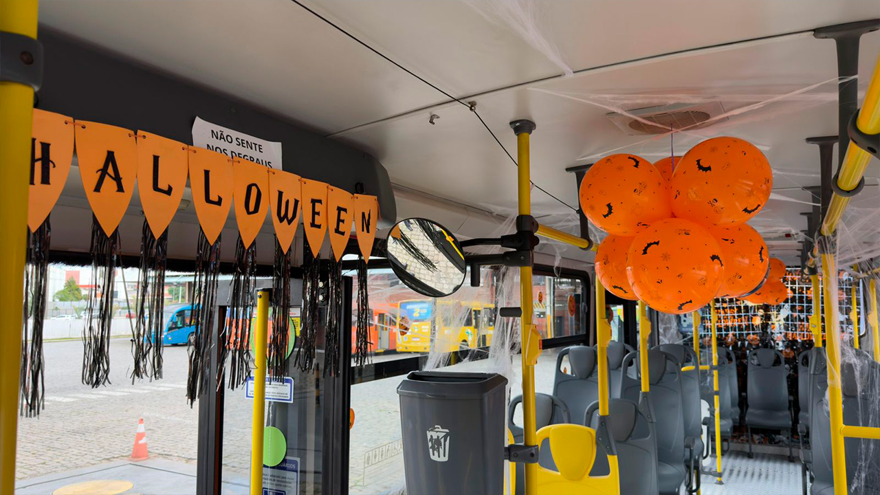 Ônibus da VCG entra no clima de Halloween em Ponta Grossa