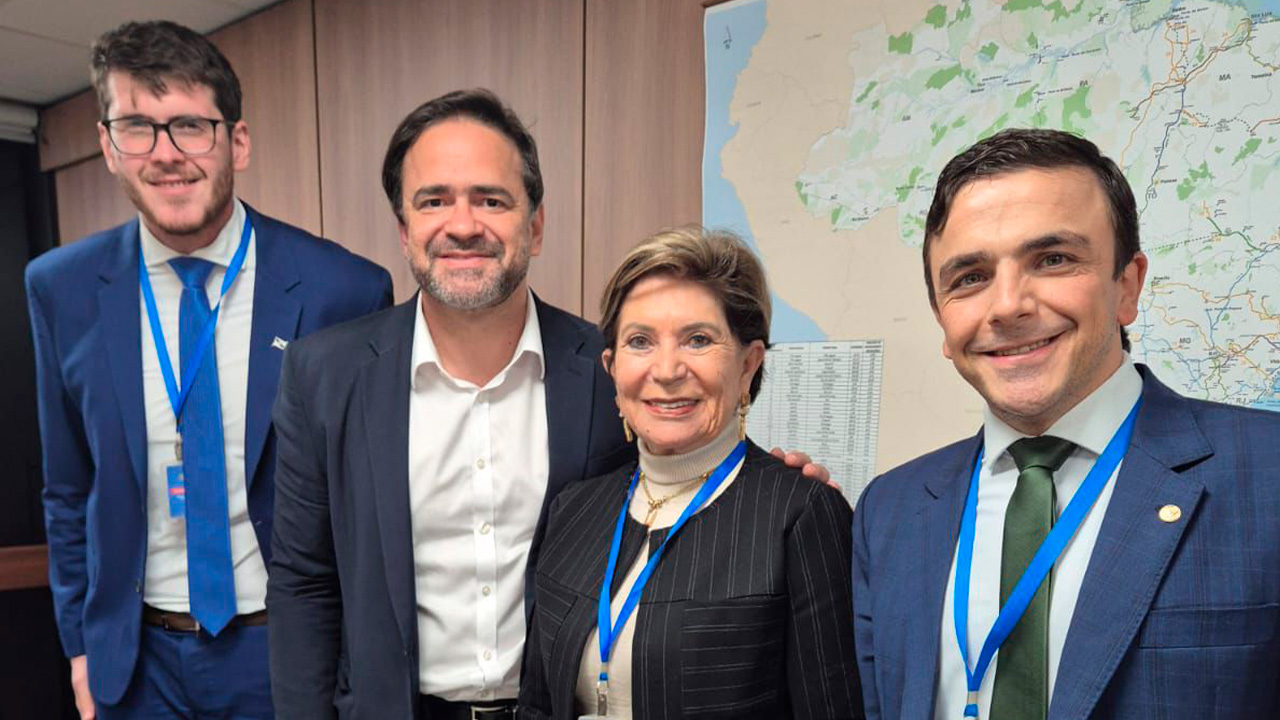  Elizabeth e Aliel avançam em processo para utilização de áreas ferroviárias inativas em PG