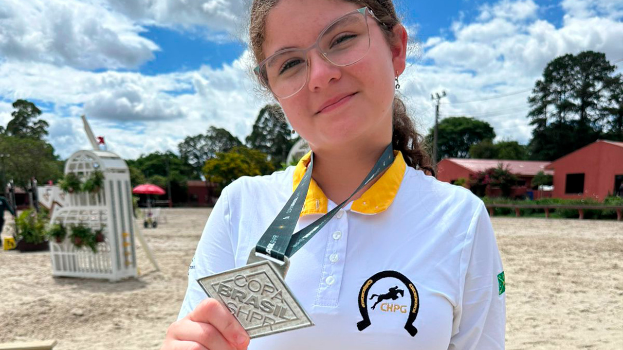 Atleta de hipismo de PG conquista prata na Copa Brasil de Salto