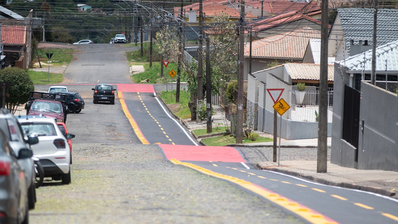 Ruas com novo trecho de ciclofaixas recebem sentido único em Uvaranas