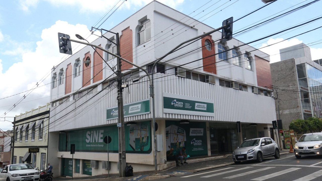 Agência do Trabalhador de Ponta Grossa retoma atendimento ao público nesta segunda (5), ao meio-dia