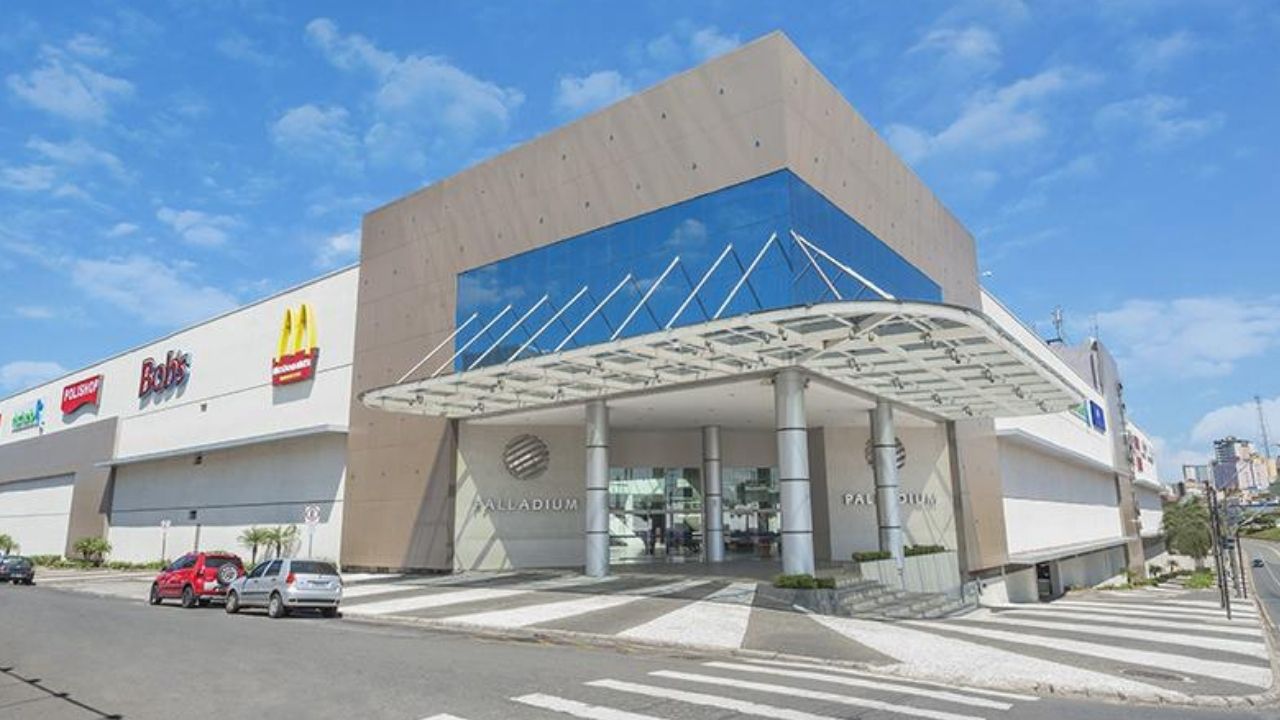 Grande Queima de Verão movimenta o Palladium Ponta Grossa com descontos de até 70%