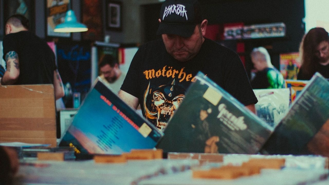 Vinyl Club chega à 24ª edição com feira de discos, rock ao vivo e gastronomia em Ponta Grossa