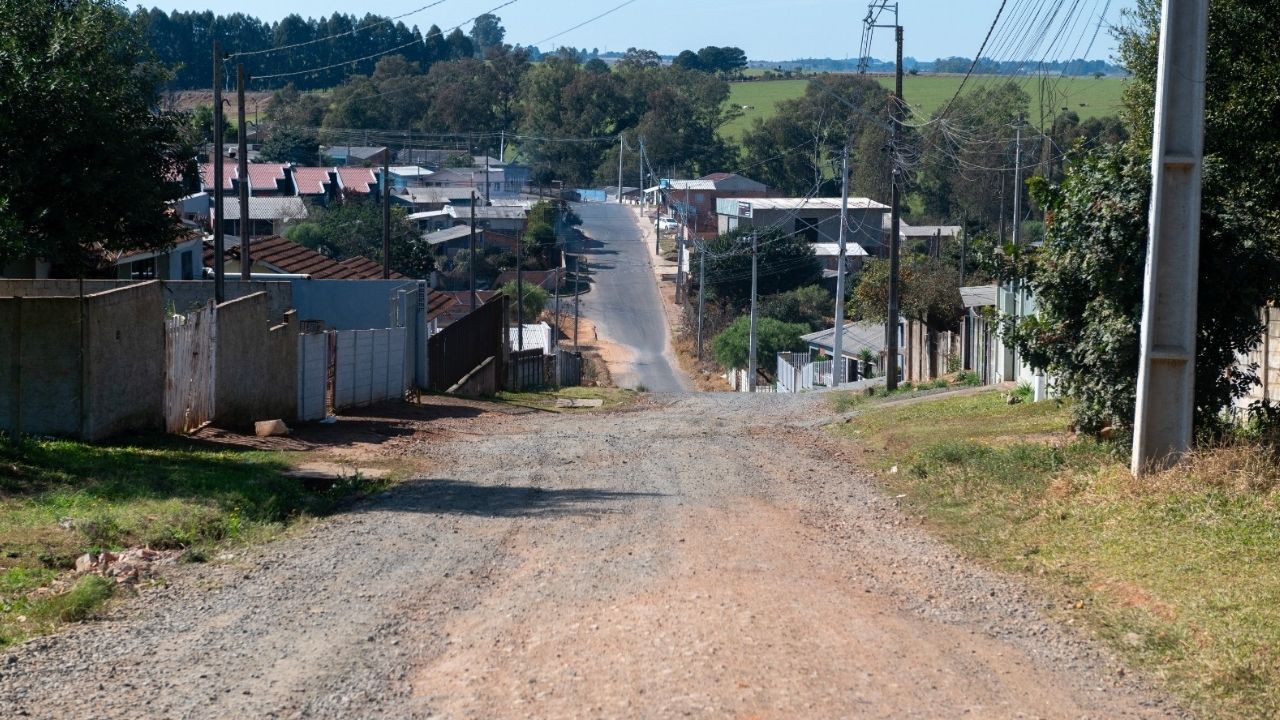 Prefeitura lança pacote de obras para pavimentar 31 km em 120 ruas de Ponta Grossa