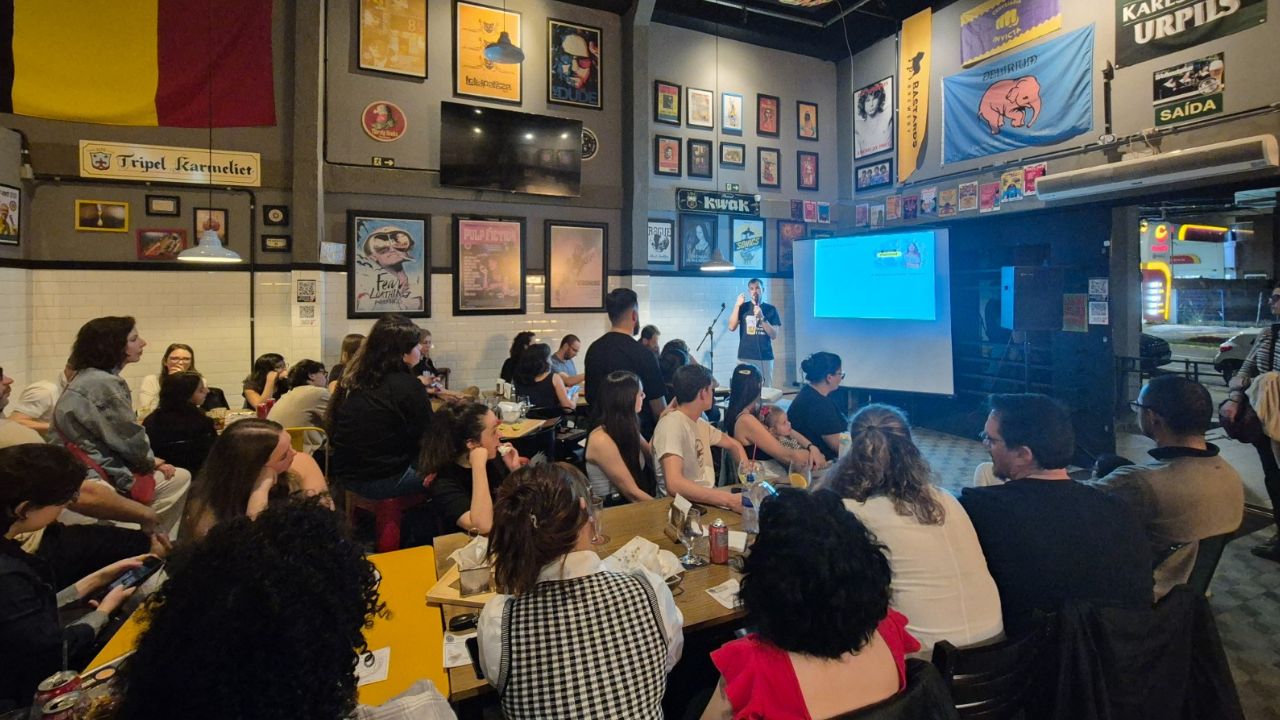 Cientistas “invadem” bares e cafés de Ponta Grossa com ciência acessível ao público
