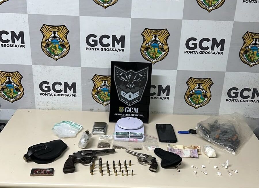 GCM prende casal por tráfico e apreende duas armas de fogo no Jardim Carvalho
