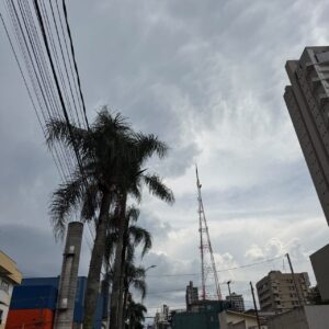 Inmet mantém alertas de tempestade e onda de calor para Ponta Grossa nesta segunda-feira