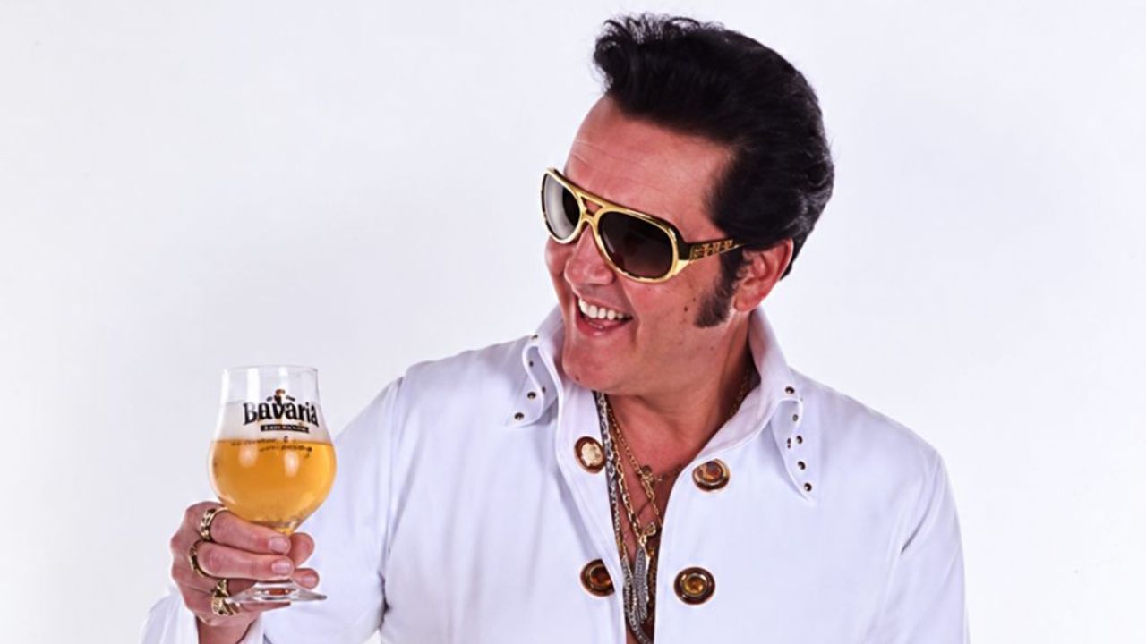 Mercenários Gastrobar celebra 9 anos com lançamento de cervejas e tributo a Elvis Presley