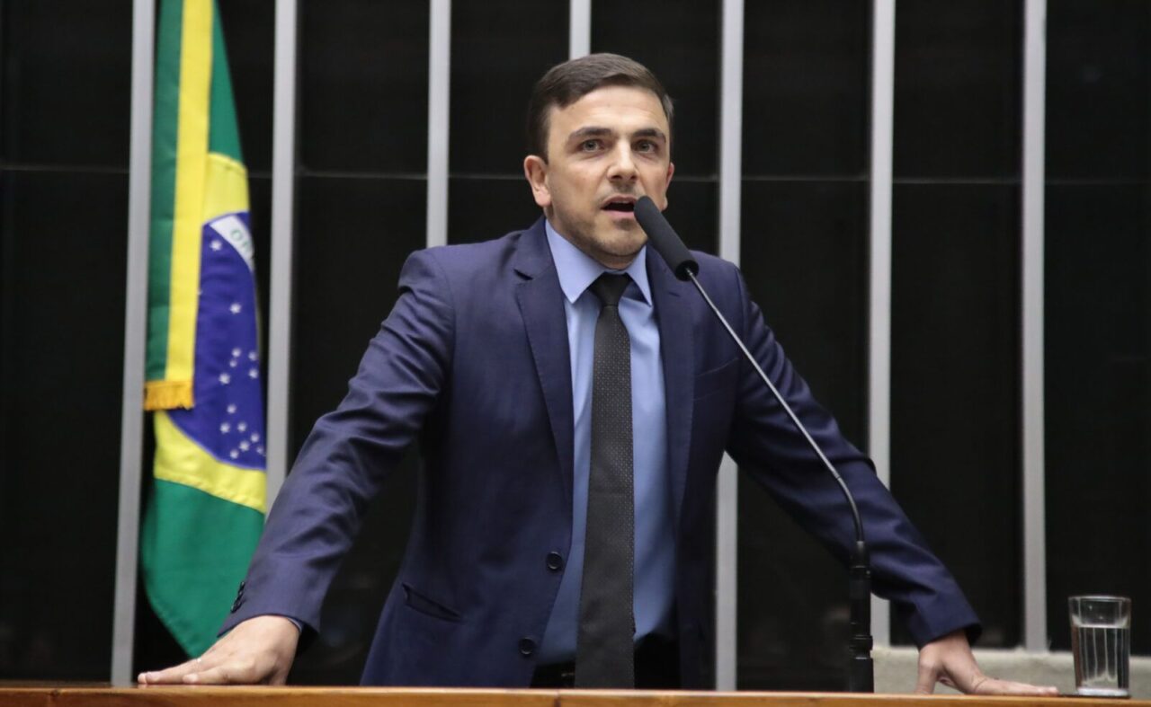 Aliel Machado é reeleito deputado federal pelo Paraná com 117.514 votos