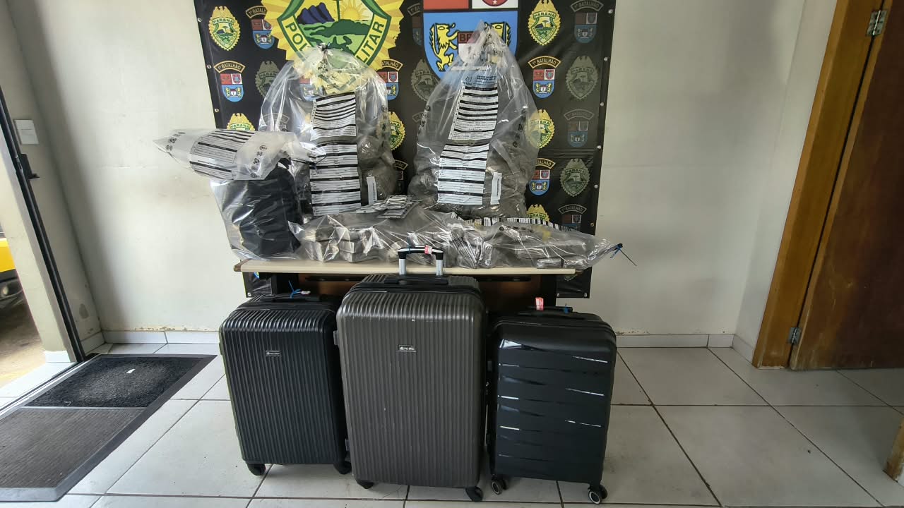 PM apreende cerca de 47 kg de maconha e apreende dois adolescentes na rodoviária de Ponta Grossa