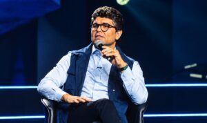 Tallis Gomes se posiciona contra boicote a empresas por apoio ao PT durante o G4 Valley