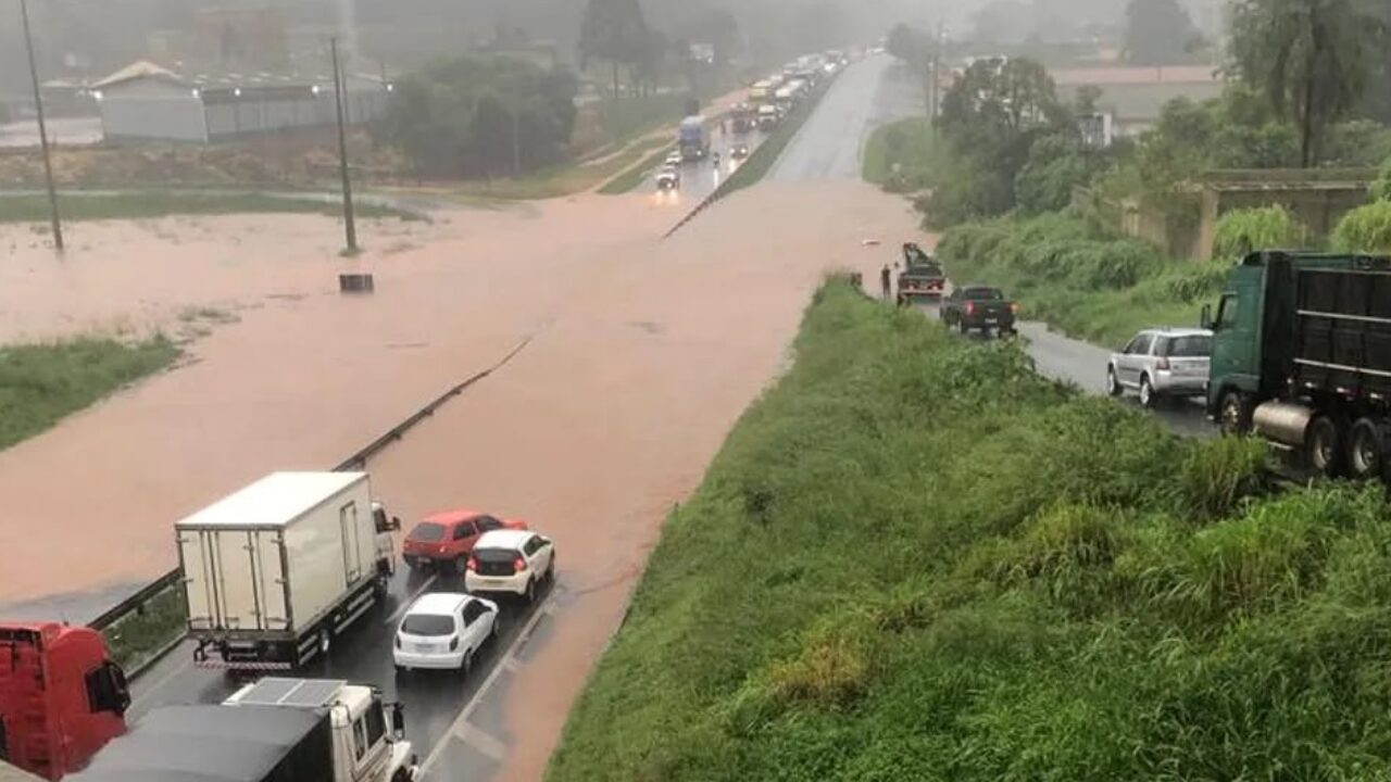 Ponta Grossa está sob alerta laranja de tempestade, com risco de granizo e ventos fortes