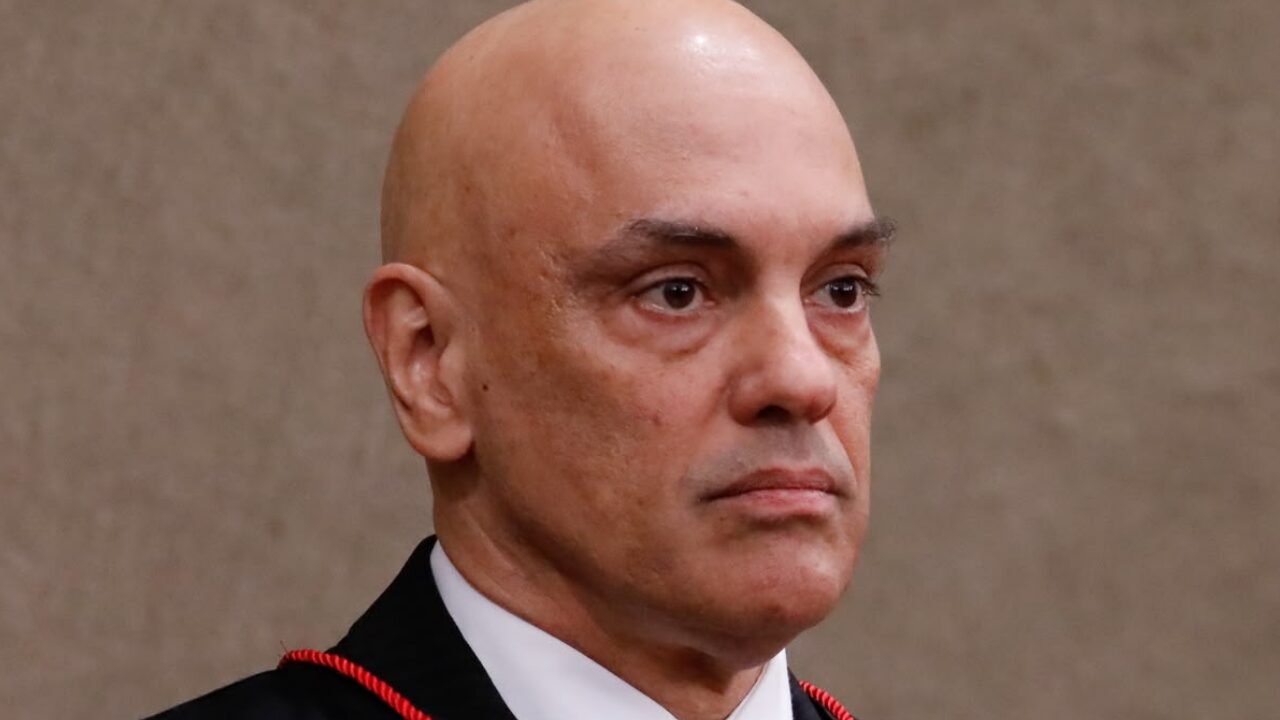 Moraes autoriza Bolsonaro a receber convidados para aniversário da filha