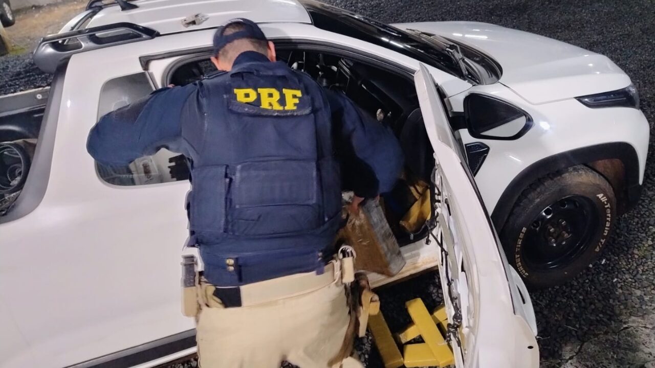 FICCO/PR apreende quase 400 kg de maconha na BR-277, em Guarapuava (PR)