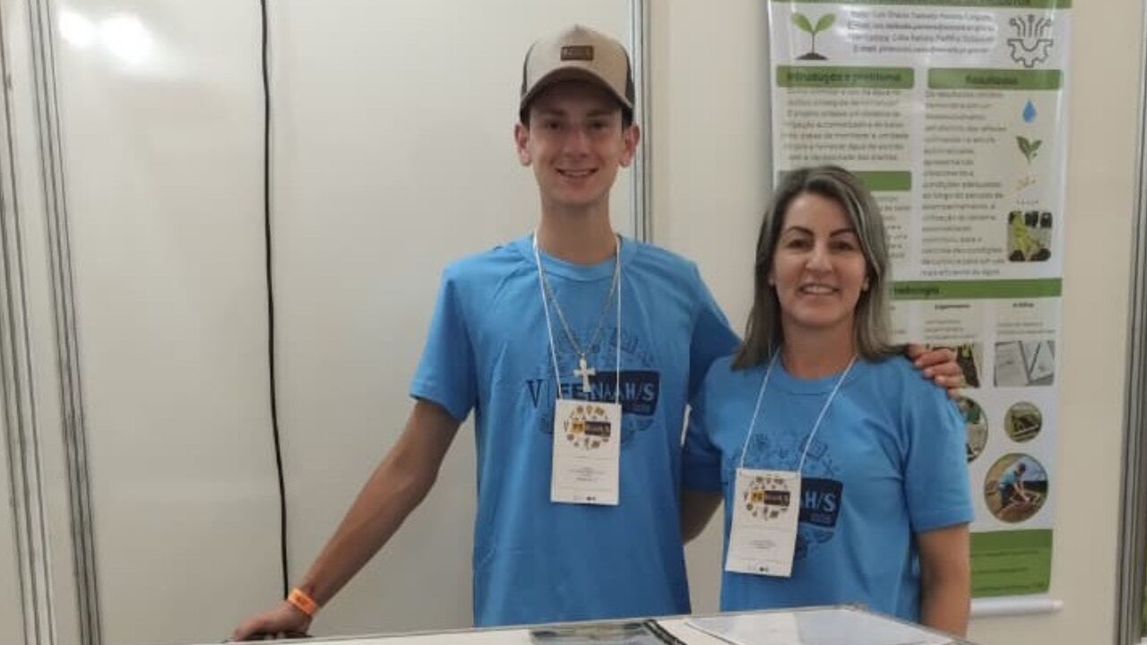 Estudante de 16 anos cria estufa com irrigação automática para ajudar pequenos produtores