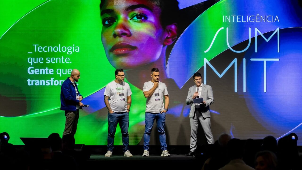 Inteligência Summit 2026 reúne diferentes setores e reforça que o futuro dos negócios depende da conexão entre tecnologia e pessoas